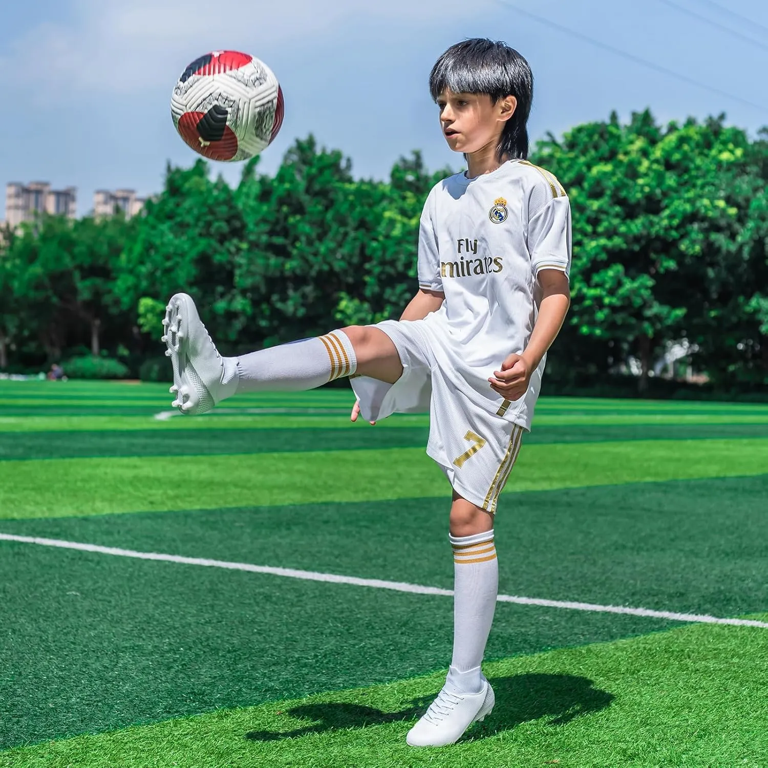 Boys Girls Soccer Cleats Kids Athletic Football Shoes Professional Training Sneakers