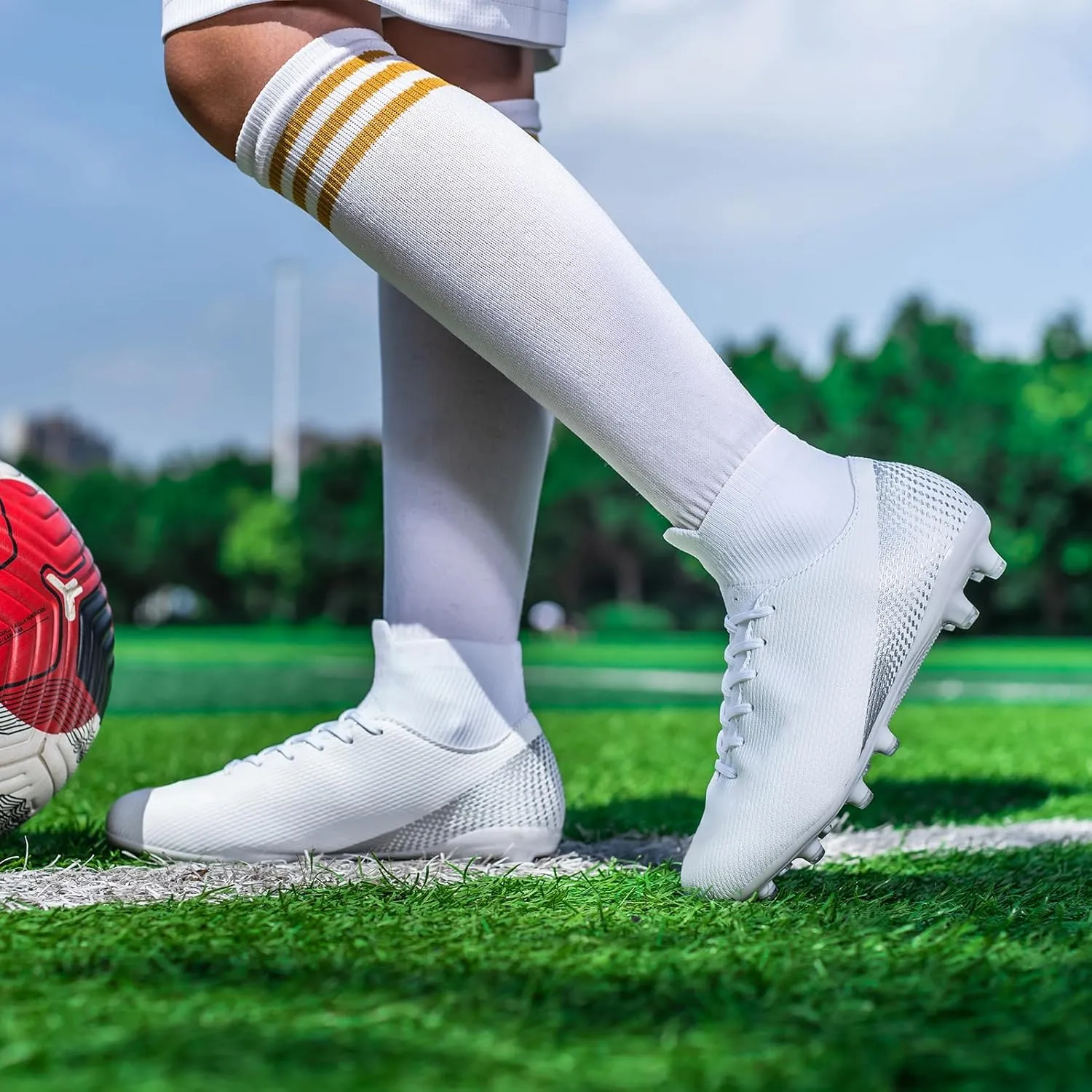 Boys Girls Soccer Cleats Kids Athletic Football Shoes Professional Training Sneakers
