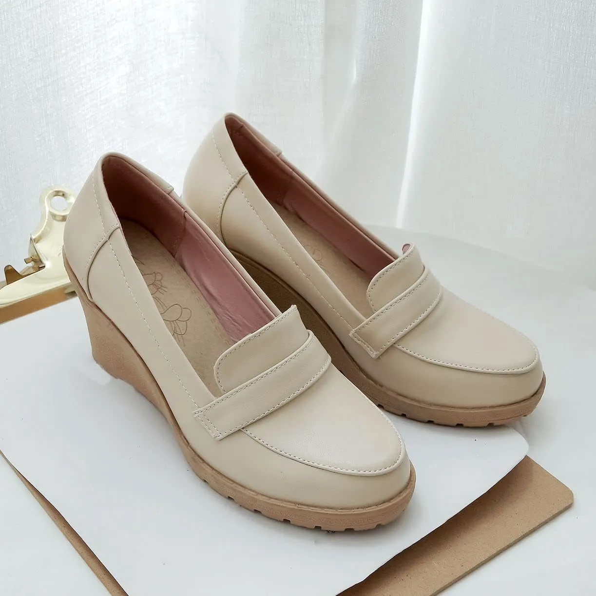 Elbslutt Women's Wedge Loafers Platform Slip On Round Toe Heels Pumps Comfort Uniform Shoes