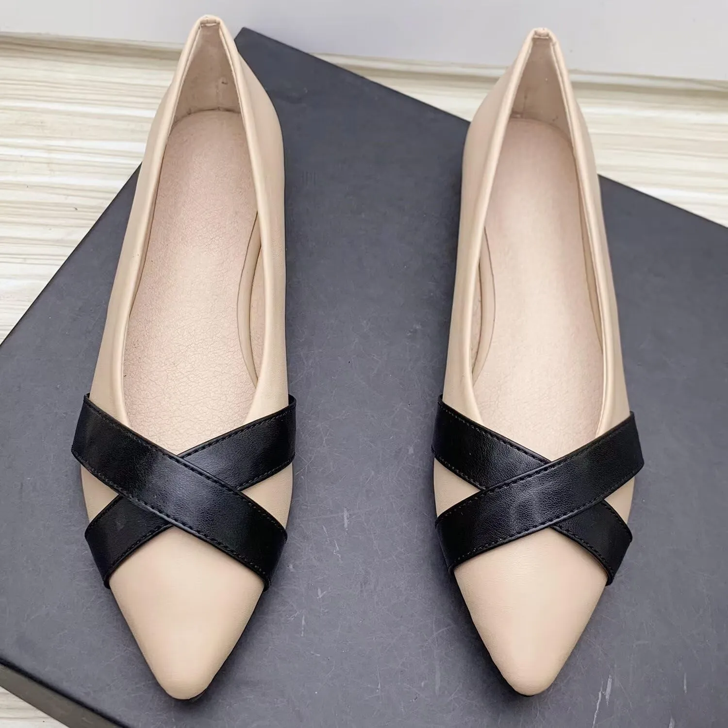 Hee grand Flats for Women Retro Criss-Cross Ballet Flats Pointed Toe Dress Shoes Lightweight Slip On Loafers