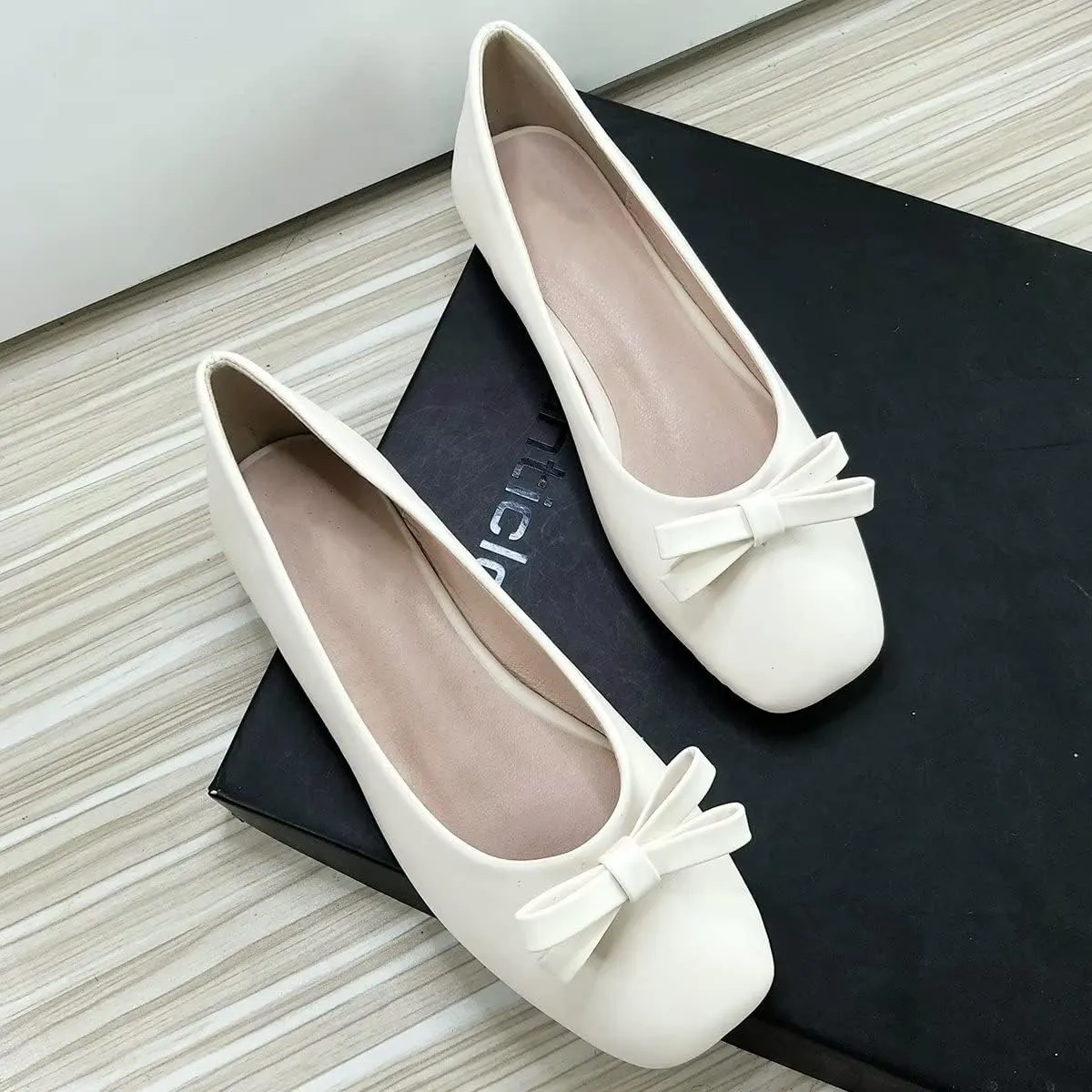 Hee grand Womens Bowknot Square Toe Ballet Flats Casual Slip-On Loafers Comfort Light Weight Walking Flats PU Leather Dress Shoes