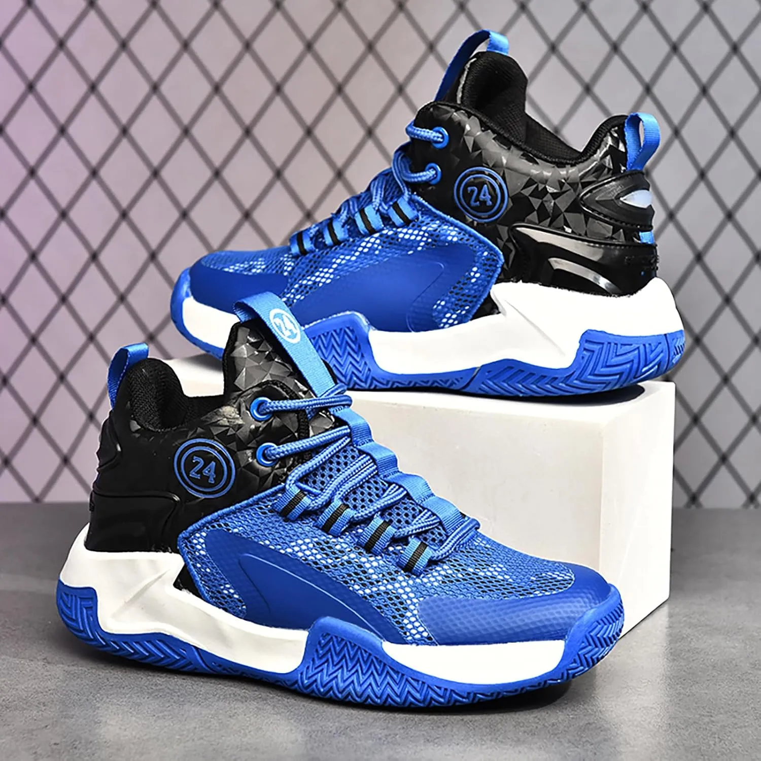 Kids Basketball Shoes Boys Cushion Sneakers Non-Slip Outdoor Sports Shoes Comfortable Girls Lightweight Breathable Walking Running Shoes Tennis Sneakers