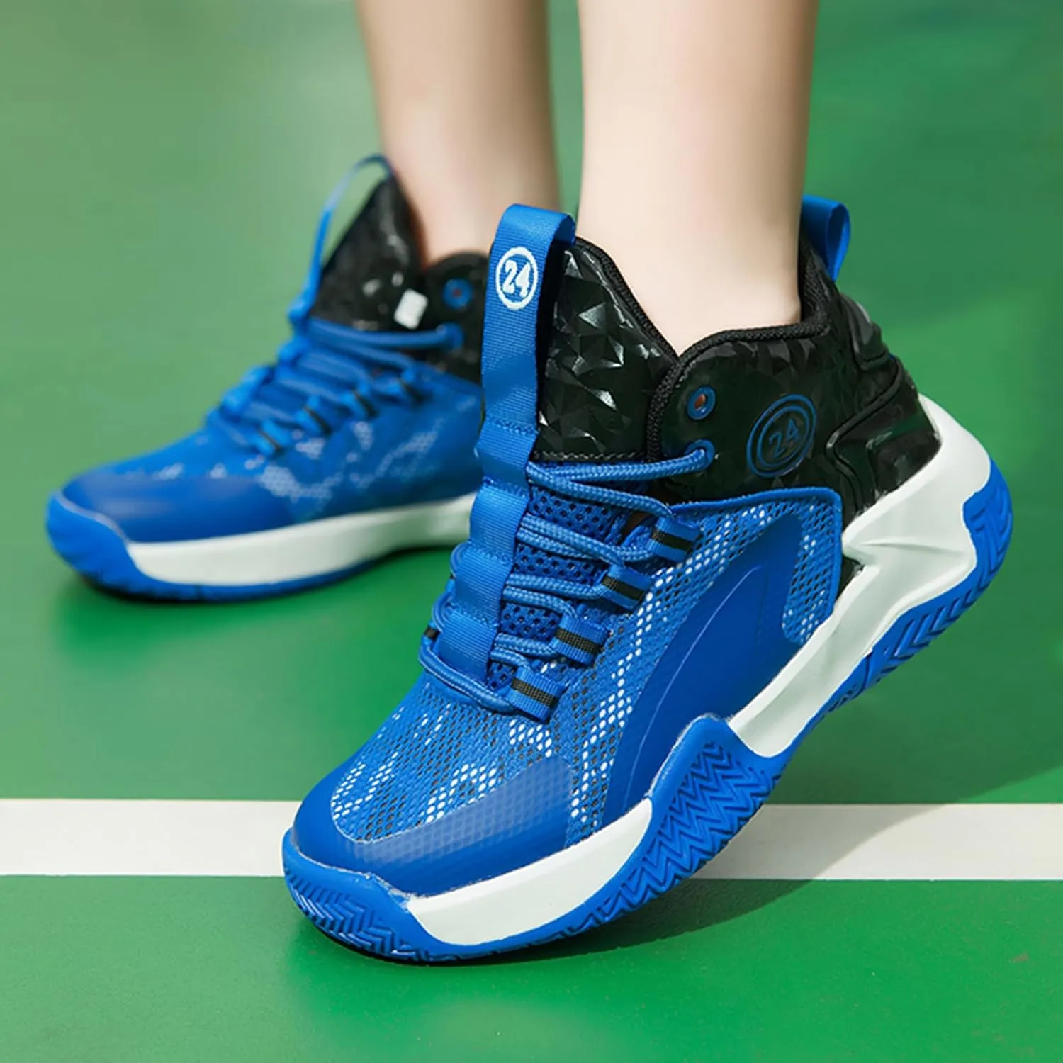 Kids Basketball Shoes Boys Cushion Sneakers Non-Slip Outdoor Sports Shoes Comfortable Girls Lightweight Breathable Walking Running Shoes Tennis Sneakers