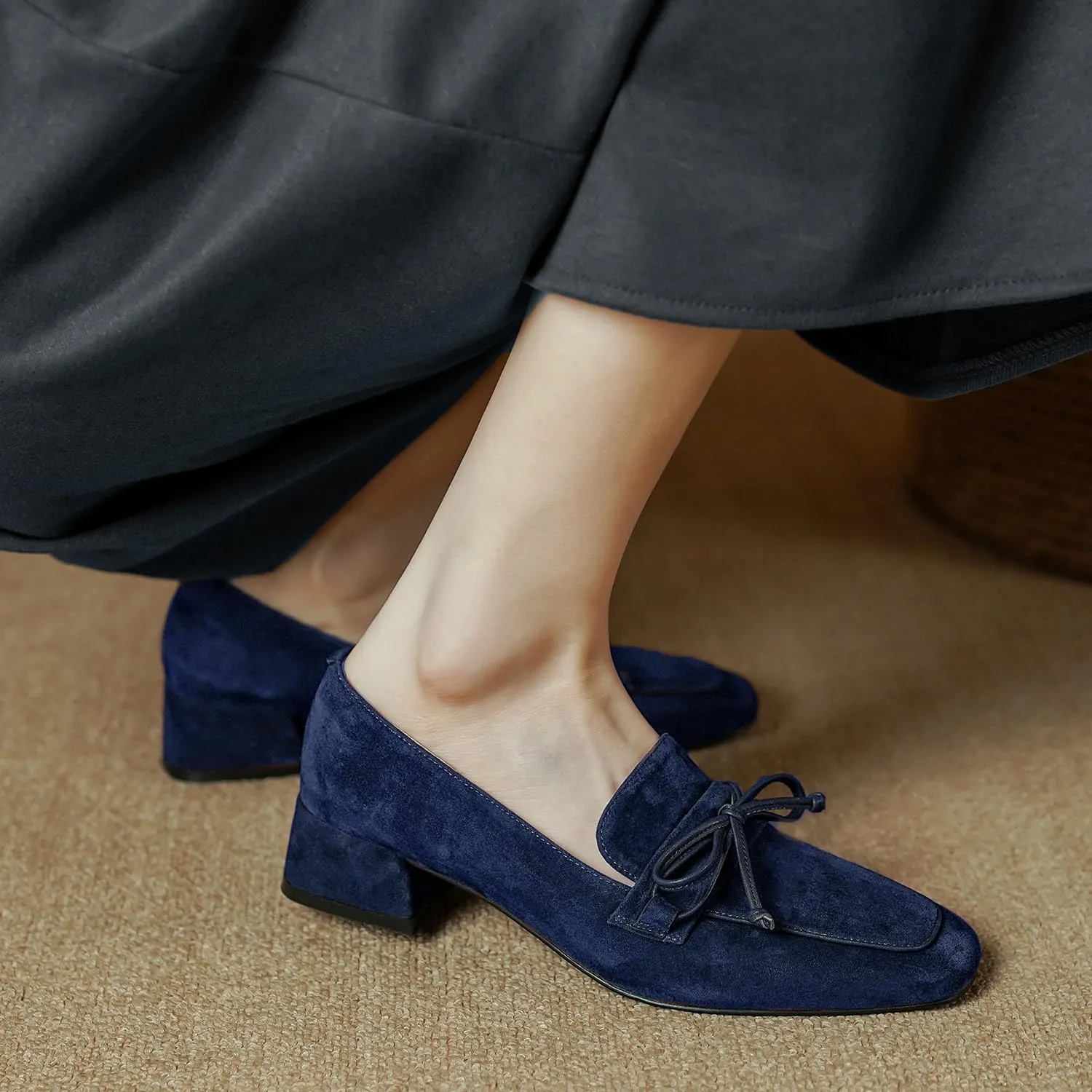 MOOMMO Women Chunky Low Heel Loafers Bow Suede Slip On Closed Square Toe Loafer Shoes Oxfords Comfy 1 Inch Block Heels Dress Shoes Pumps Office Work Pumps Vintage Retro Comfy 4-11 M US