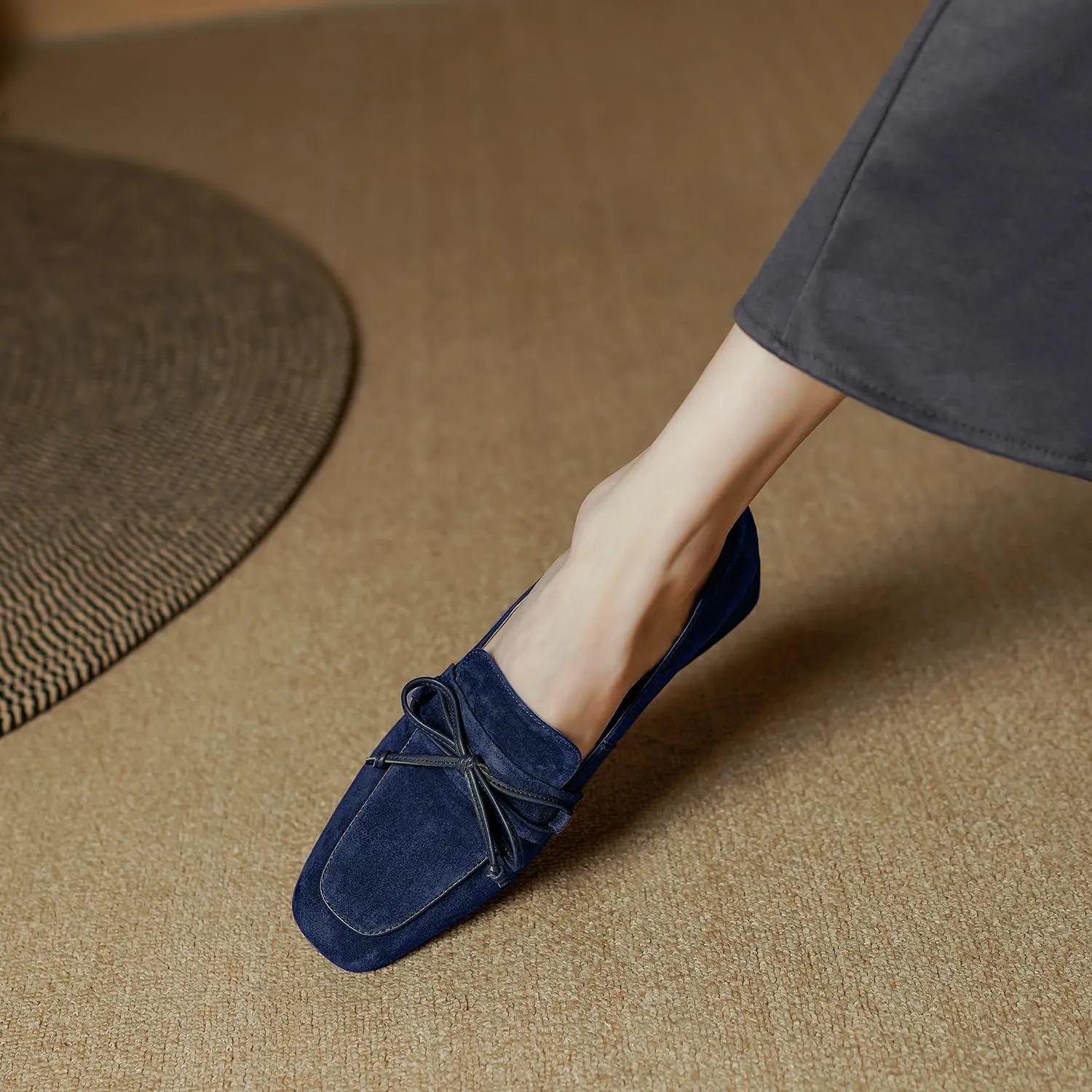 MOOMMO Women Chunky Low Heel Loafers Bow Suede Slip On Closed Square Toe Loafer Shoes Oxfords Comfy 1 Inch Block Heels Dress Shoes Pumps Office Work Pumps Vintage Retro Comfy 4-11 M US