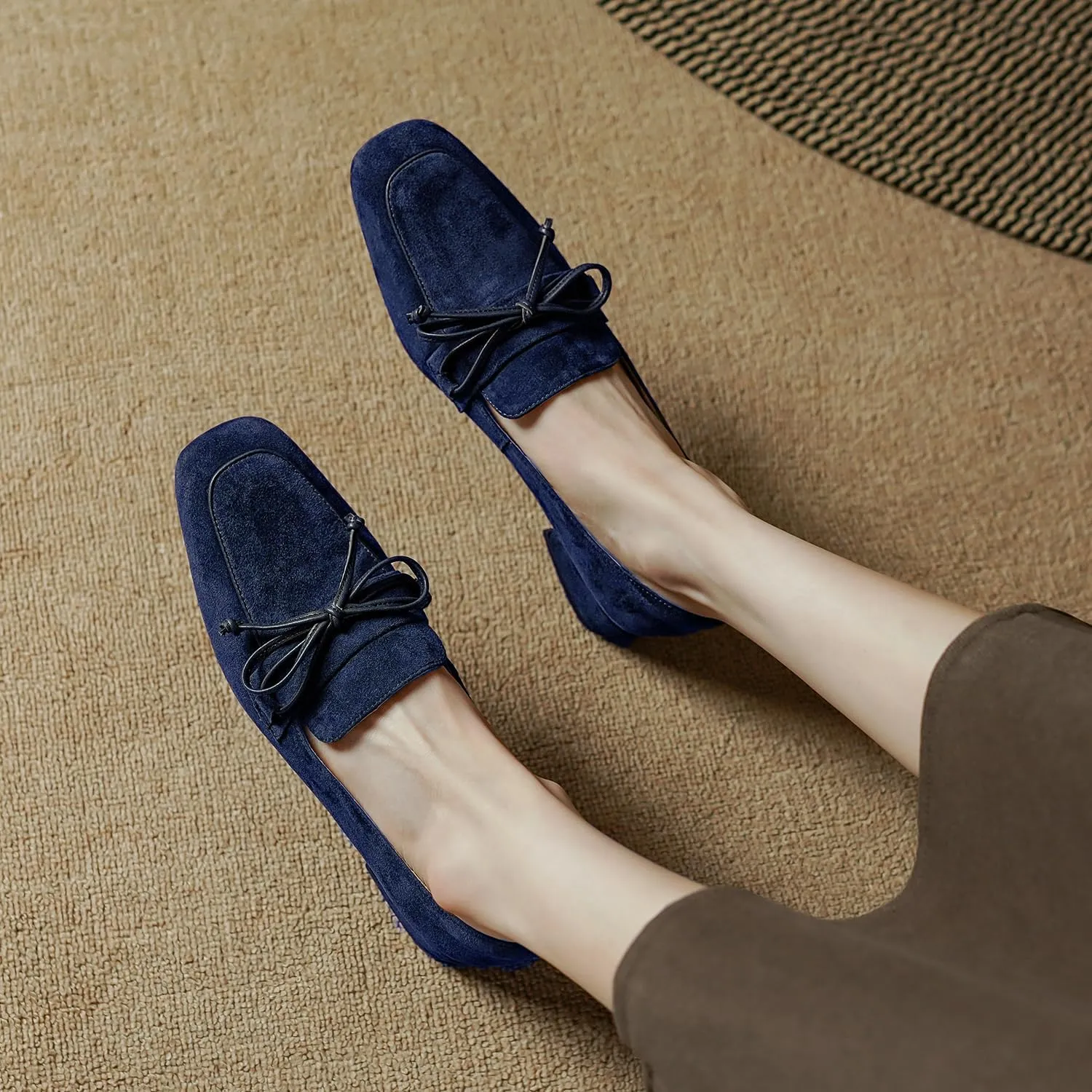 MOOMMO Women Chunky Low Heel Loafers Bow Suede Slip On Closed Square Toe Loafer Shoes Oxfords Comfy 1 Inch Block Heels Dress Shoes Pumps Office Work Pumps Vintage Retro Comfy 4-11 M US