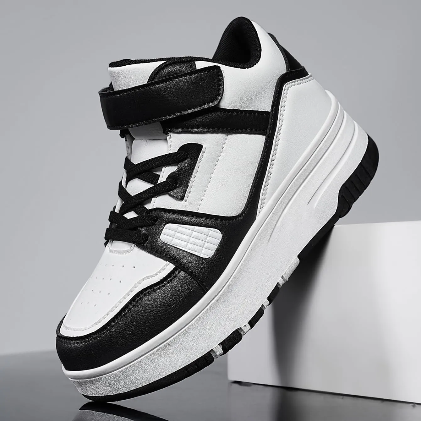 Nsasy Kids Roller Shoes Girls Boys Fashion Sneakers High-Top 4 Wheels Detachable Roller Skates Shoes