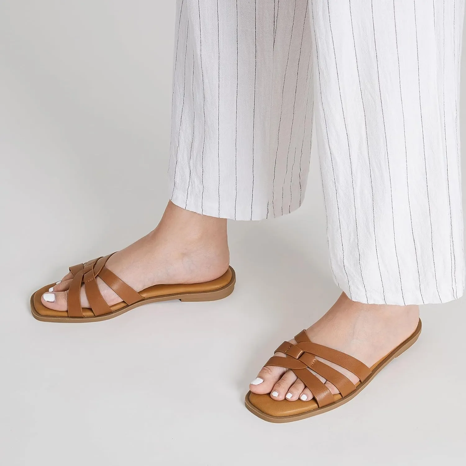 Trary Women's Flat Sandals Open Square Toe Slip on Slippers Casual Dressy Comfortable Soft Leather Summer Fashion Slide Sandals for Women Vacation Beach Party