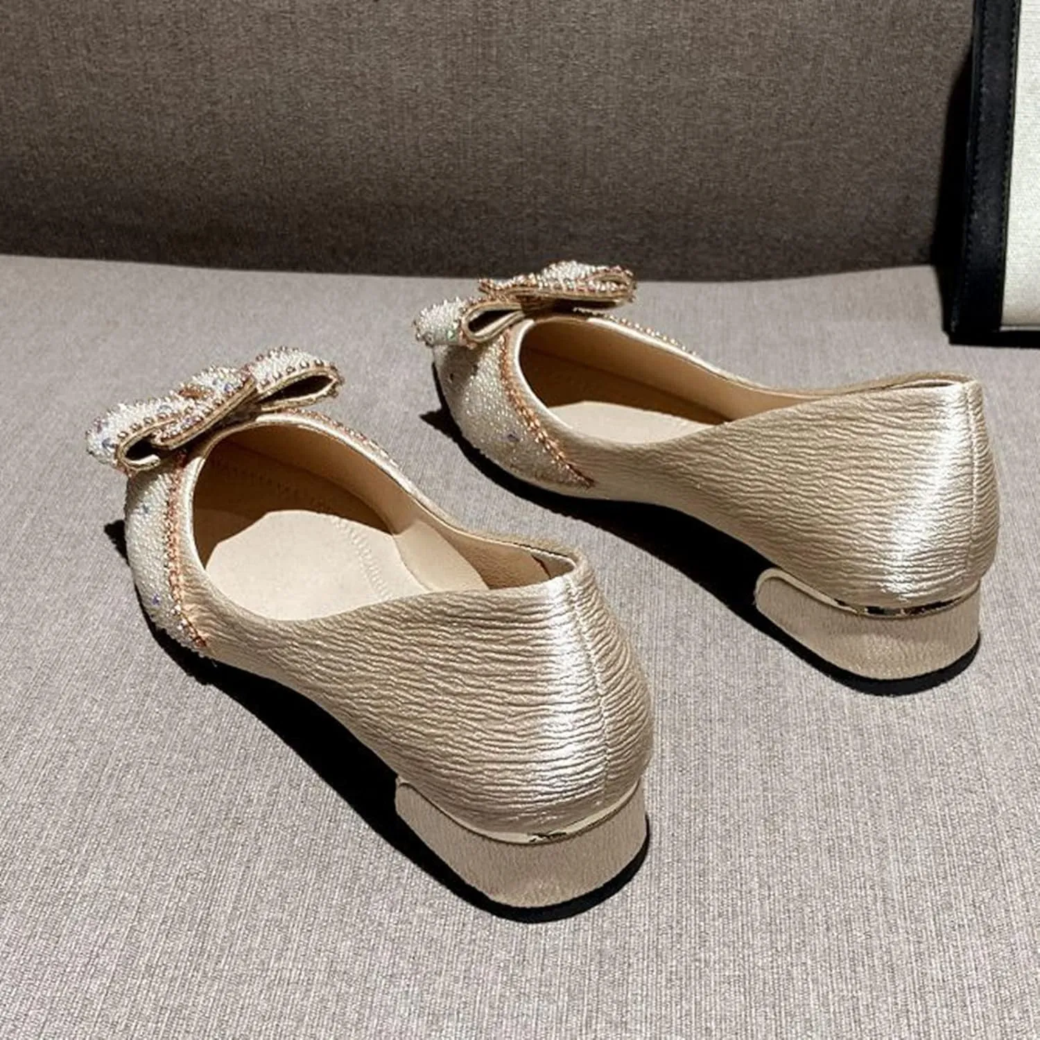 Women Rhinestone Pointed Toe Dress Shoes Slip On Glitter Fashion Low Chunky Heel Party Wedding Pumps