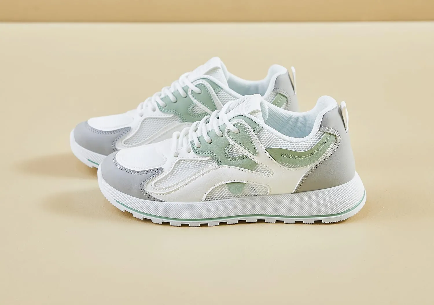 Women's Breathable Platform Sneakers Lightweight Comfort Non-Slip Walking Shoes Campus Mall Travel