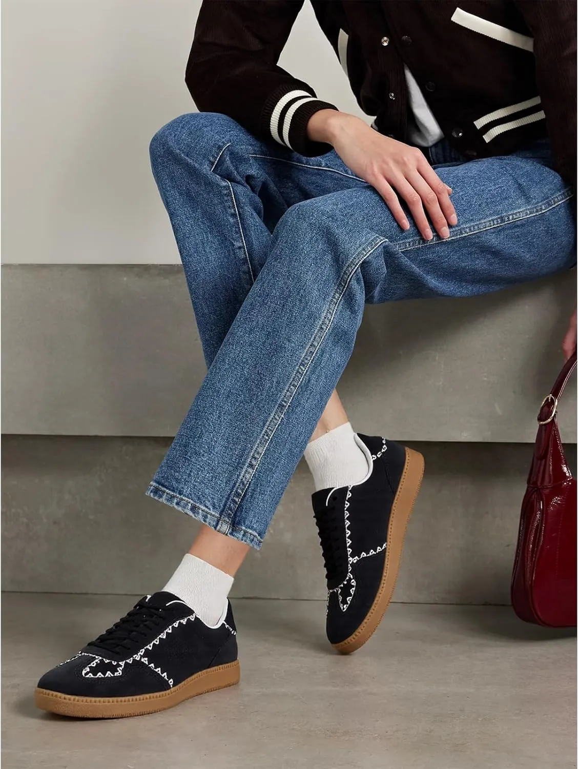 Women's Lace Detail Lace-Up Casual Sneakers - Elegant Ribbon Ribbon Lace Walking Shoes Non-Slip Sole Breathable Comfort for Daily Outfits